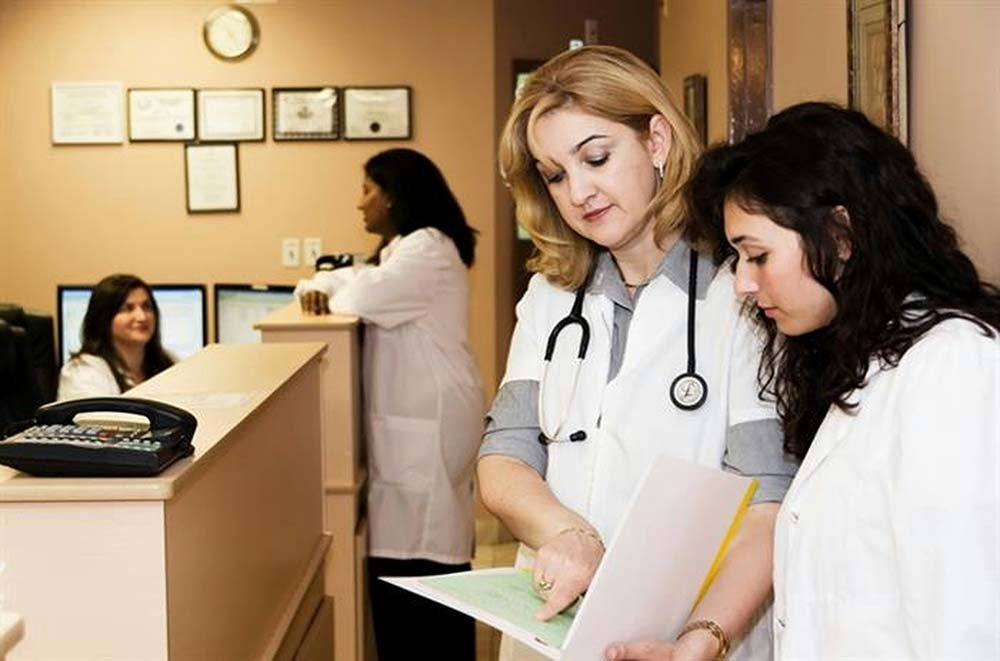 Common Pregnancy Complications Explained by Gynecologists in Simple Terms